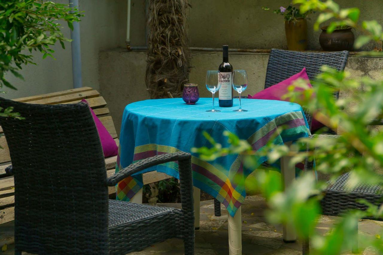 4Bd Appartaments With Cozy Garden Tiflis Dış mekan fotoğraf